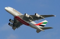 800px-emirates_a380_2